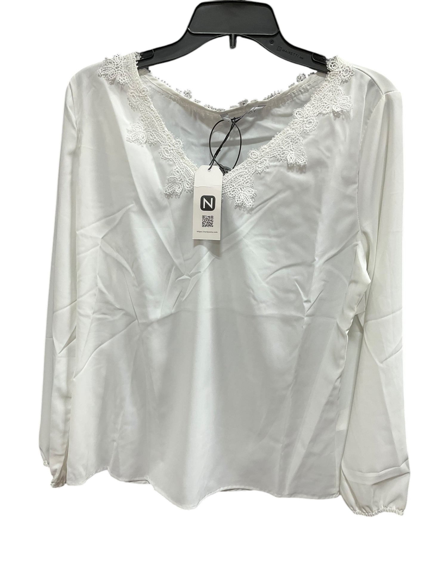 Top Long Sleeve By Clothes Mentor In White, Size: L