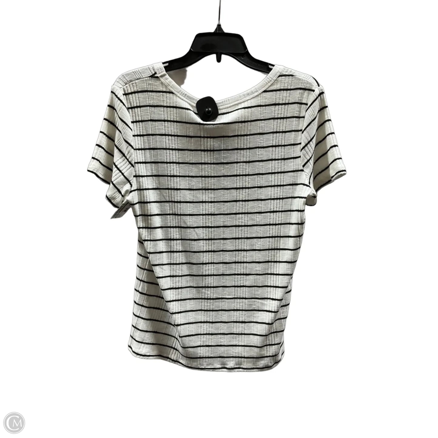 Top Short Sleeve By Maurices In Striped Pattern, Size: M