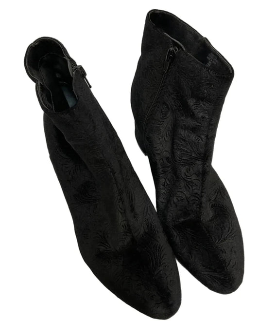 Boots Ankle Flats By Unisa In Black, Size: 9