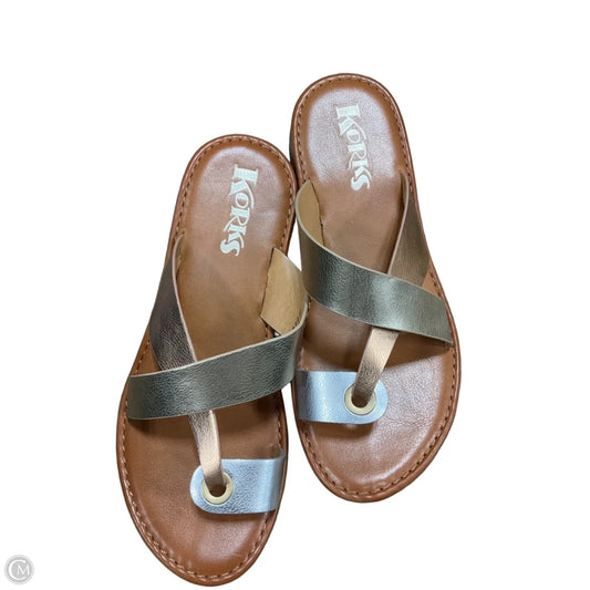 Shoes Flats By Korks In Beige, Size: 7