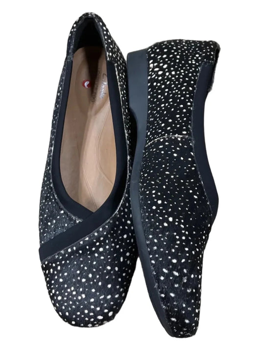 Shoes Flats By Clarks In Black, Size: 8.5