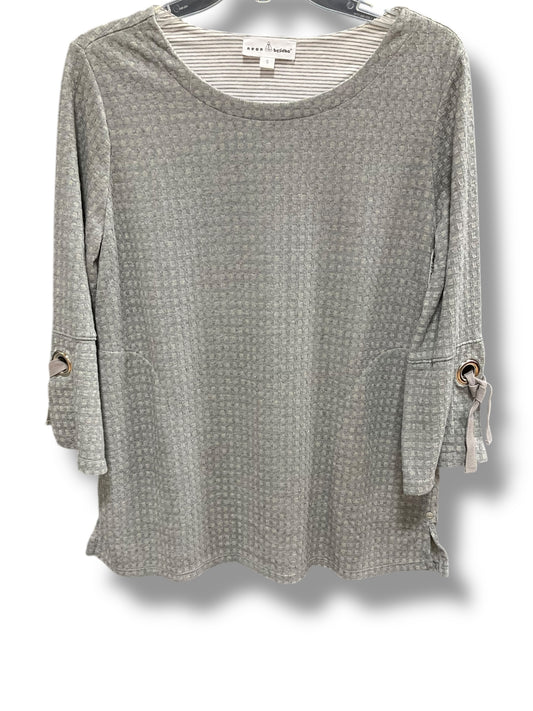 Top 3/4 Sleeve By Neon Buddha In Grey, Size: S