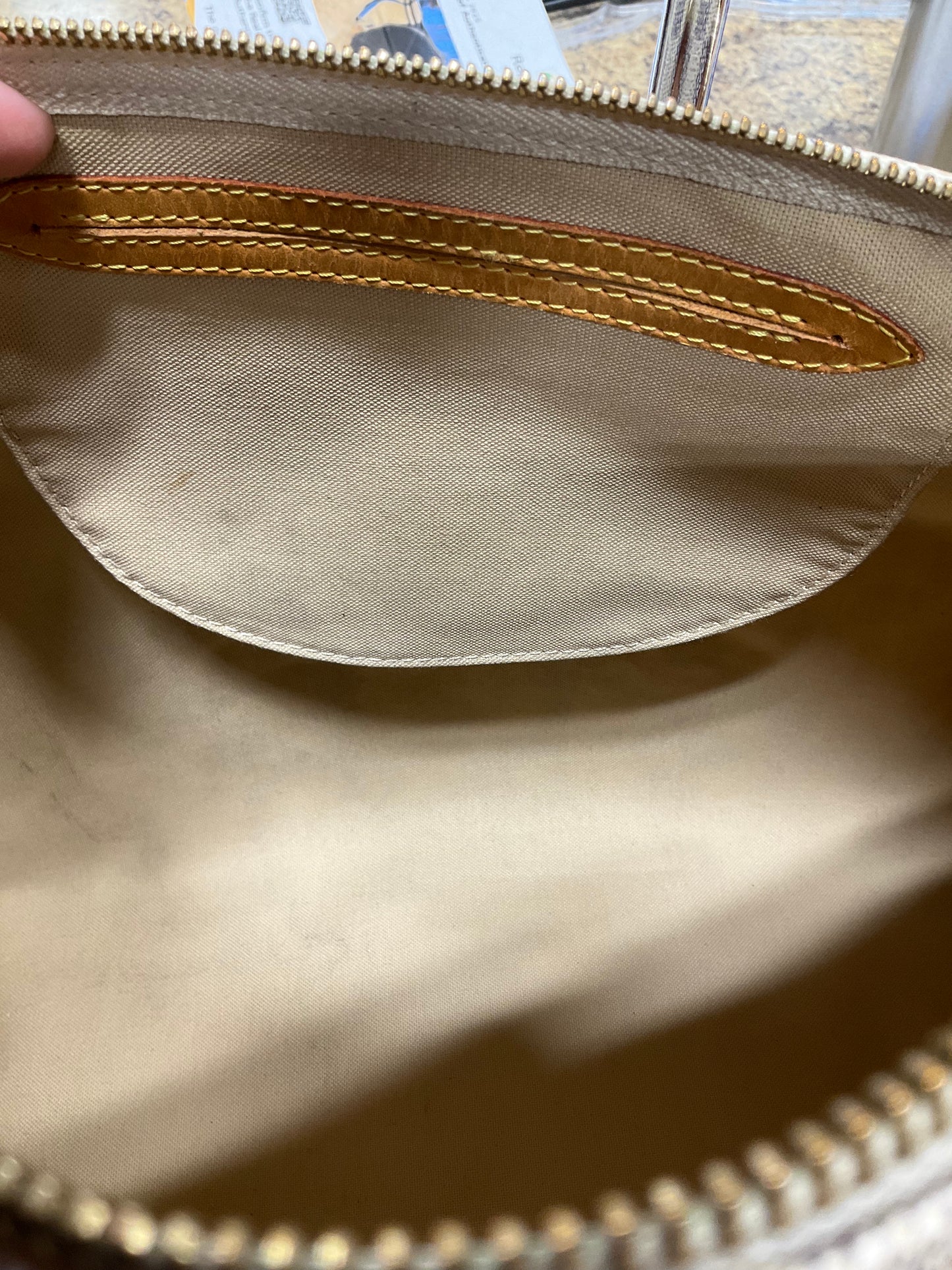 Handbag Luxury Designer By Louis Vuitton, Size: Large