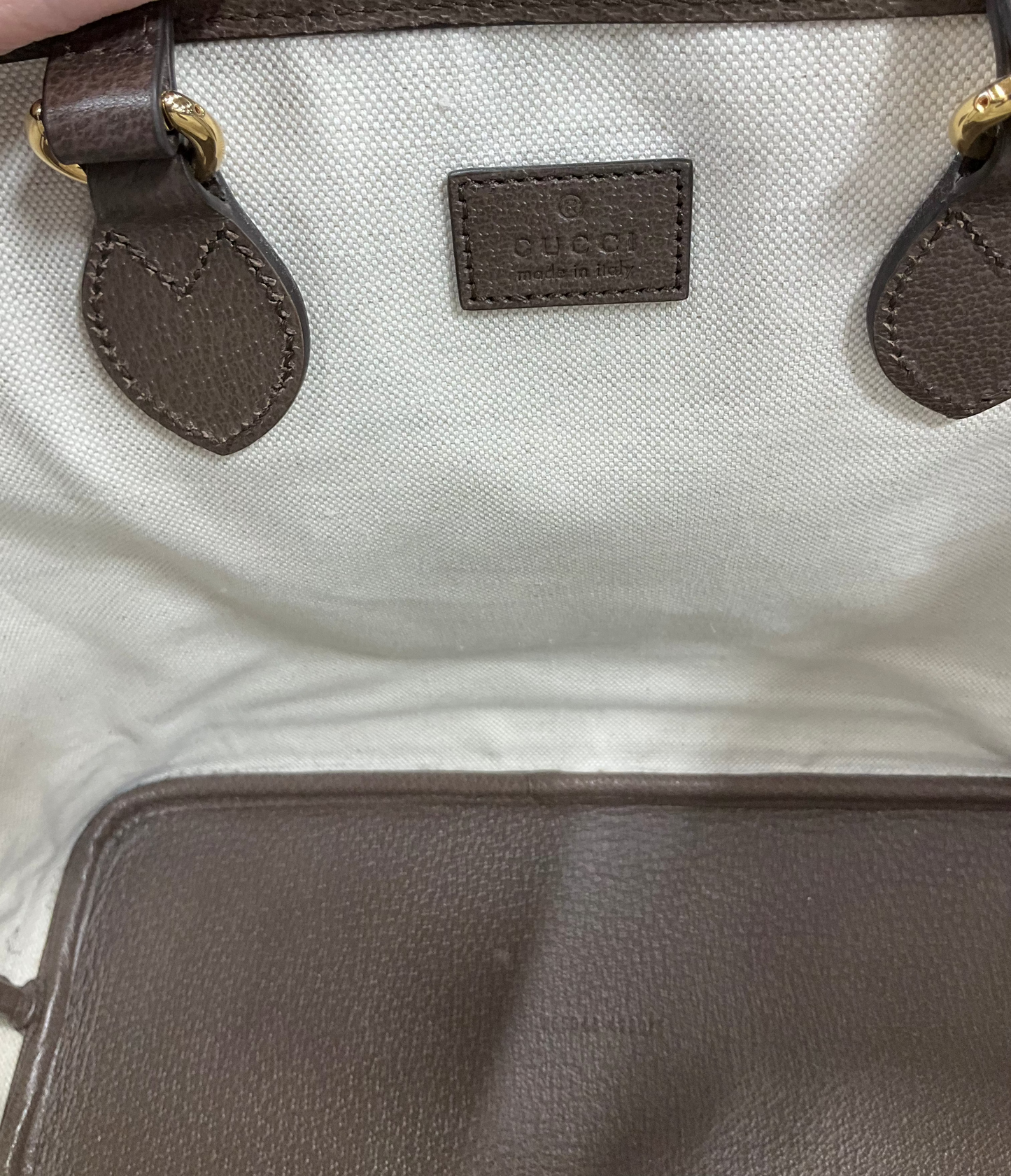 Handbag Luxury Designer By Gucci, Size: Medium