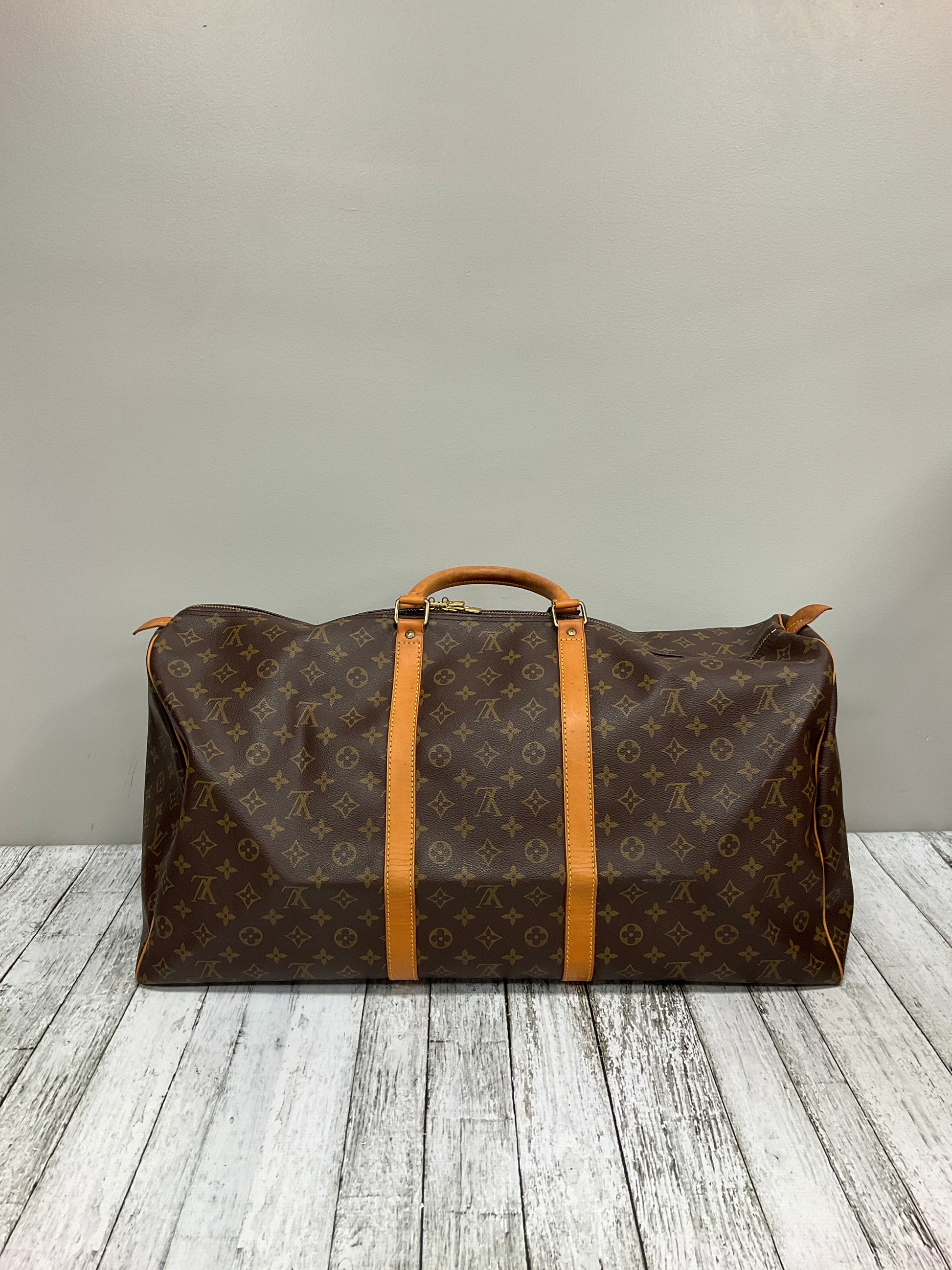 Duffle And Weekender Luxury Designer By Louis Vuitton Size: Large